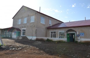 Амина Шафикова ознакомилась с ходом капитального ремонта II-Иткуловского Сельского дома культуры