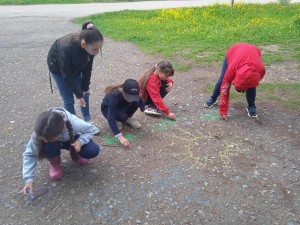 Конкурс рисунков на асфальте «Солнечные зайчики»