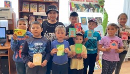 Книжная выставка «Знакомьтесь – новые книги»