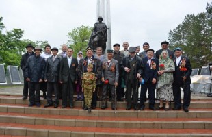 В Кармаскалинском районе открыли памятник Советскому солдату