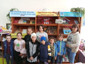 Тематический час «Про мир и дом, где все живем»