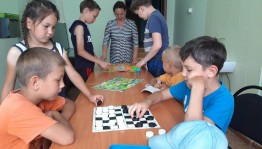 Турнир по настольным играм «В шахматы играю – ум свой развиваю»
