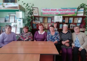 Час поэтического настроения «Цените матерей своих»