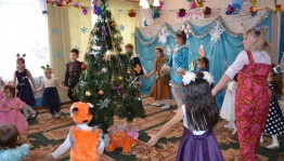 Новогоднее представление «Новогодний переполох в сказочном королевстве»