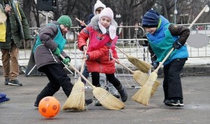 Конкурсно-игровая программа «Веселая метла»
