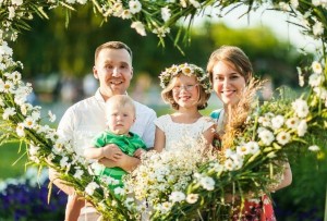 Развлекательная программа «Волшебный мир семейного счастья»