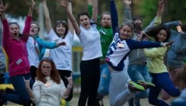 «Танцуй пока молодой!»