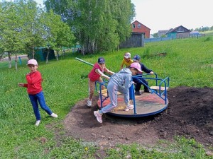 Театрализованное представление ко Дню защиты детей «Дети – цветы жизни»
