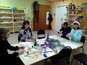 Мастер-клас новогодняя игрушка«Гномик из картона и пряжи»