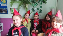 Познавательный час «День рождение Комсомола»