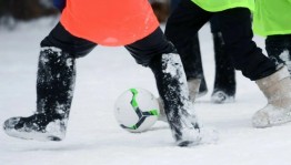 Игра <Футбол в валенках>