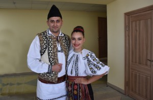 Участник коллектива из Румынии сделал предложение возлюбленной во время Фольклориады