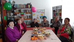 «Чайные посиделки» — вечер встречи ко дню пожилых людей.
