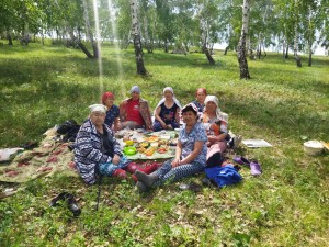 Экскурсия «Нас старость дома не застанет»