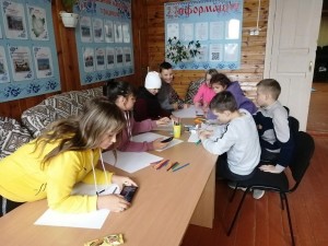 Выставка рисунков «Серебром украшена земля»