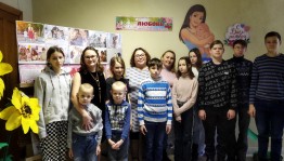 Литературно–музыкальная композиция «Лучшей женщине на свете»