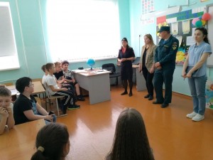 Информационно–профилактическую беседу«Безопасное лето на воде»