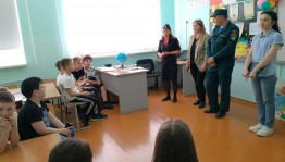 Информационно–профилактическую беседу«Безопасное лето на воде»