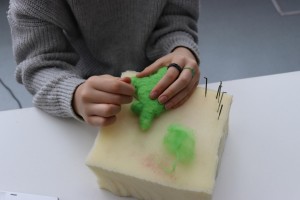 Мастер-класс по созданию персонажа из любимого мультфильма из цветной шерсти