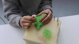 Мастер-класс по созданию персонажа из любимого мультфильма из цветной шерсти