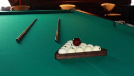 «Игры в бильярд»