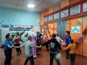 Новогодняя игротека«Забавы у новогодней елки»