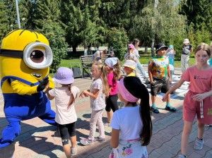 Игровая программа «Конфетный бум»