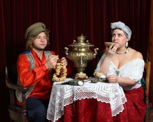 «У самовара, я и моя Таня»