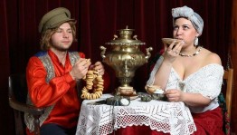 «У самовара, я и моя Таня»