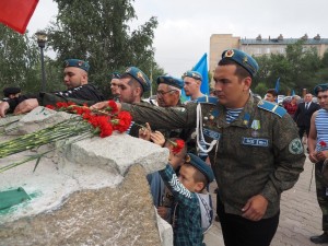 Открытие памятника воинам десантникам