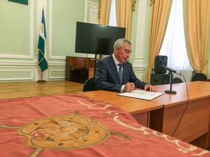В фонд Национального музея передали знамя 2-го стрелкового башкирского полка