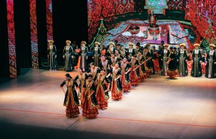 Фольклорный ансамбль песни и танца «Мирас» открыл новый творческий сезон