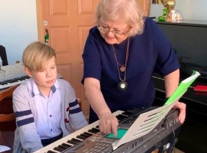 Увлекательный синтезатор