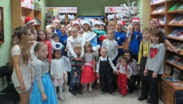 Познавательный час«Экскурсия по новогодним традициям»
