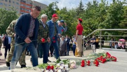 Возложение цветов ко Дню солидарности в борьбе с терроризмом