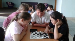 Турнир по шашкам «Белое–черное»