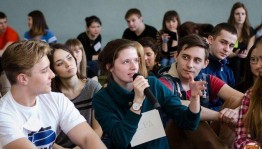 Литературно-музыкальный час «Я с песнями вам сердце подарил»