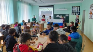 Познавательный час«Знамя Российское – знамя народное»