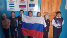 Познавательный час «Живут герои в памяти народа»