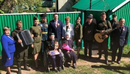 Всероссийская акция «Парад у дома ветерана»