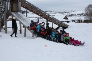 Развлекательная спортивная программа «Как по первому снежку»