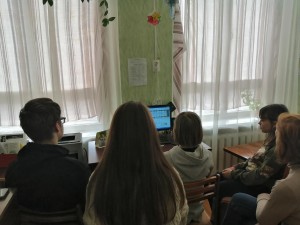 Просмотр фильма «Королевство кривых зеркал» на портале «Культура РФ»