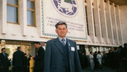 «Халҡына дан йырланы»