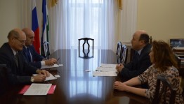 В Уфе состоялась рабочая встреча заместителя министра культуры Раниса Алтынбаева с руководителем ДКК Посольства Республики Беларусь в России Василием Черник