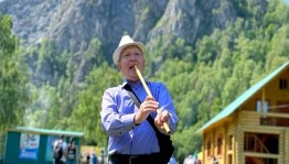 «Поздравь Республику!»: участие в городском флешмобе