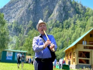 «Поздравь Республику!»: участие в городском флешмобе