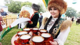 Праздник «Девушки вернулись в деревню»