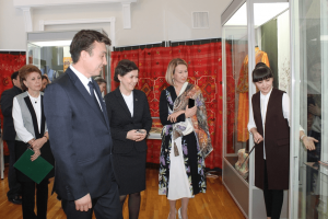Министры культуры Башкортостана и Татарстана открыли выставку «Коллекция татарского национального костюма и образцов декоративно-прикладного искусства»