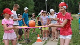 Спортивная игра « Веселый мяч»