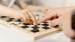 Шашечный турнир « Раз, два и дамки»